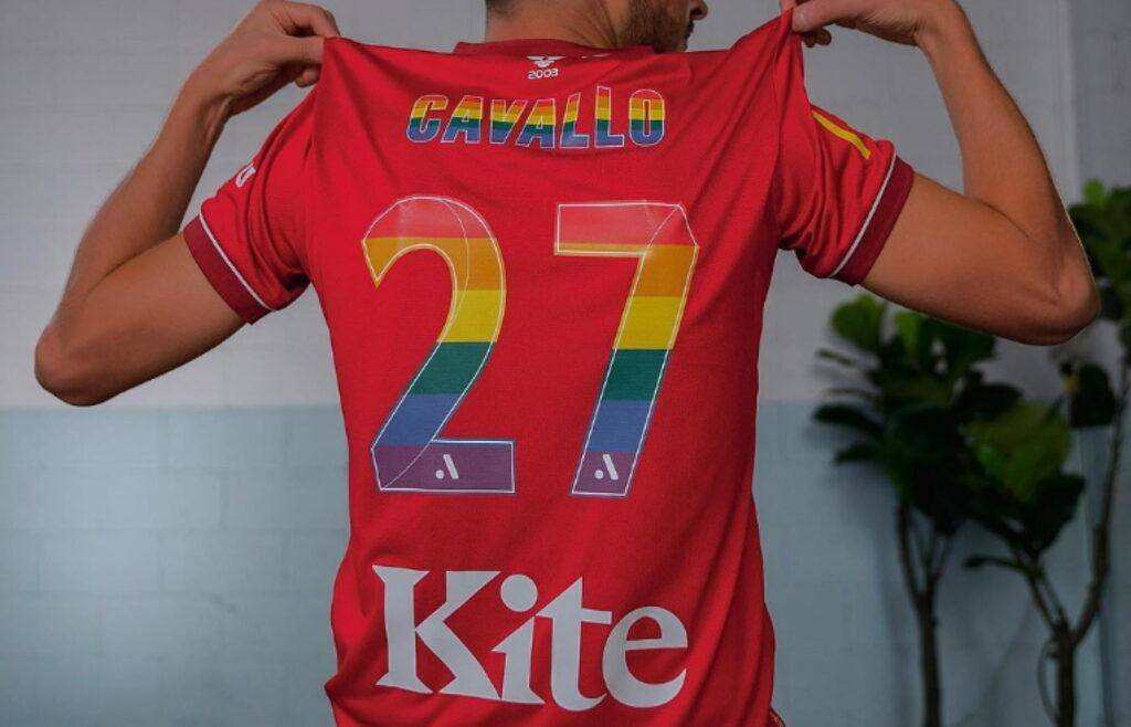 Joshua Cavallo - Atleta homossexual